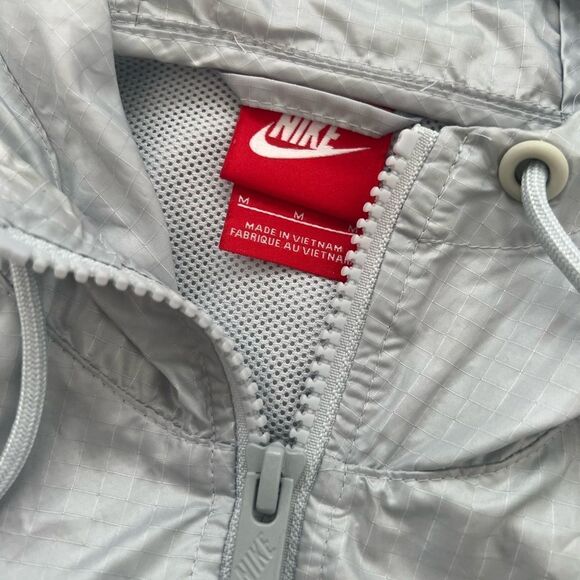 Nike windbreaker grey and white size medium womens running jacket J283 - Picture 3 of 7